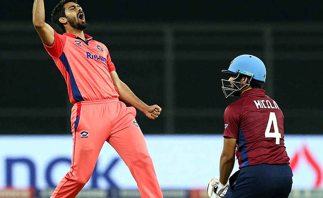 সাত থেকে পনেরো: বাংলাদেশ ক্রিকেটের মাঝের ওভারের অদৃশ্য ভূগোল সাত থেকে পনেরো: বাংলাদেশ ক্রিকেটের মাঝের ওভারের অদৃশ্য ভূগোল